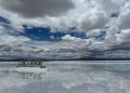 Reflexiones sobre Uyuni: el Salar de Uyuni es un enorme salar en Bolivia