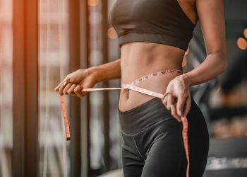 Una rutina de ejercicios para tener abdominales marcados