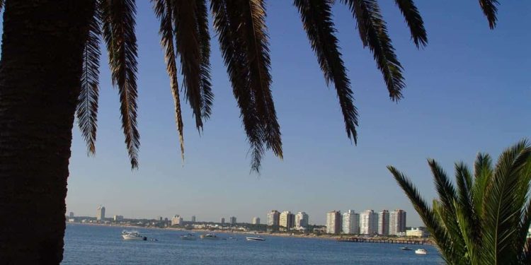 Restricciones de viaje a Uruguay por COVID-19