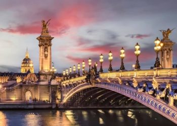 La Torre Eiffel no está entre los sitios turísticos más populares
