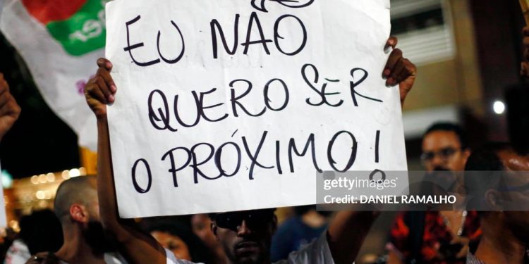 Brasil se disculpa tras registro a punta de pistola de adolescentes negros de diplomáticos en Río