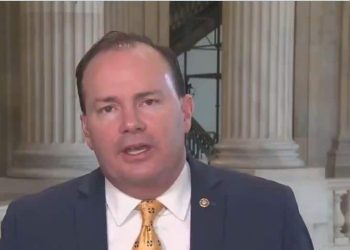 El senador Mike Lee difunde un rumor falso sobre una emergencia médica de Biden