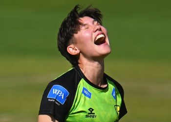 Issy Wong lanza tres bateadoras para los Ducks y sirve a los selectores de Inglaterra como un recordatorio de su talento | Noticias de Cricket