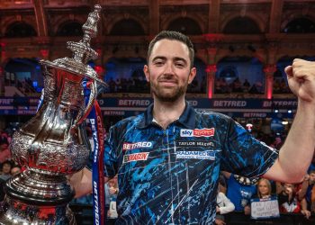 World Matchplay Darts: Luke Humphries se suma a los grandes tras vencer a Michael van Gerwen y conseguir el título en Blackpool | Noticias de dardos