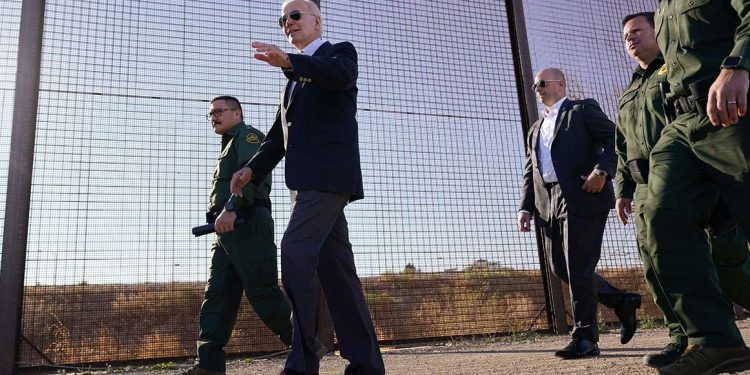Las restricciones de asilo de Biden reciben desaprobación bipartidista