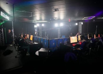 Cuatro equipos del Grupo A arrasan en el IEM de Colonia