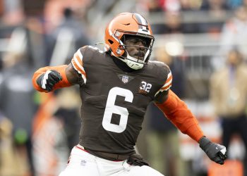 Informe: El LB de los Browns Jeremiah Owusu-Koramoah obtiene una extensión de contrato