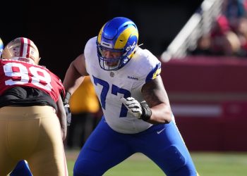 Alaric Jackson, OT de los Rams, suspendido por 2 juegos (conducta)