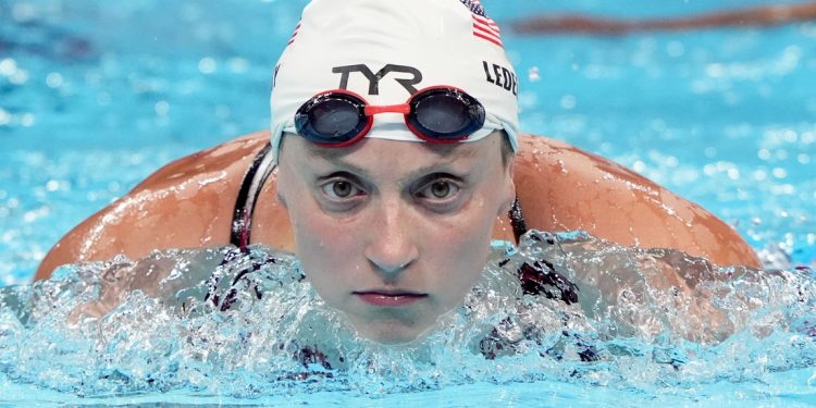 Katie Ledecky gana el oro en 800 metros libres por cuarta vez, un récord