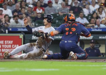 Yainer Díaz pega HR de oro y Astros derrotan a Medias Rojas