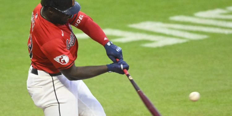 Los Guardianes buscan ganar la serie ante los Rangers y tener un respiro en la División Central de la Liga Americana