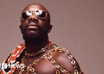 La familia de Issac Hayes amenaza con demandar a Donald Trump por la música de su mitin