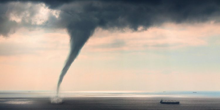 Hundimiento de un yate bayesiano: el cambio climático creó la tormenta perfecta para las mangas marinas