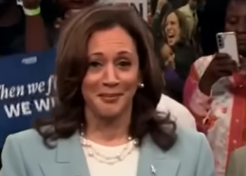 El problema de autenticidad de Kamala Harris se ve afectado cuando la acusan de usar un acento sureño falso en un mitin en Atlanta