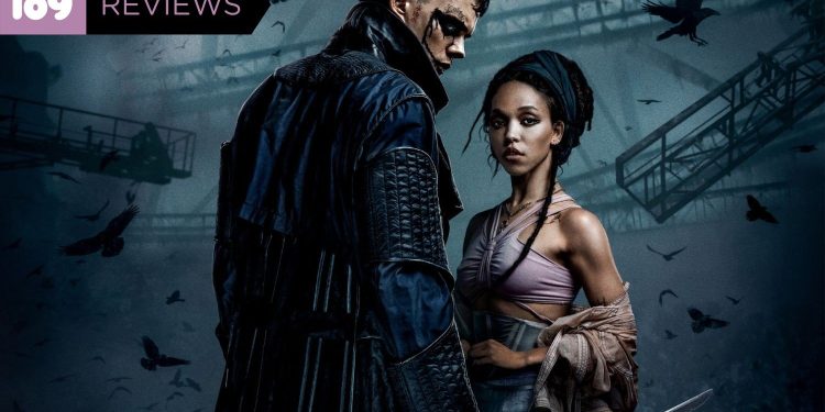 El Cuervo es una novela romántica gótica de superhéroes destinada al estatus de culto