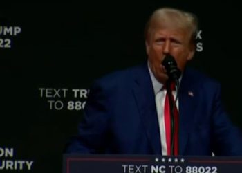 El discurso económico de Trump en Carolina del Norte fue un desastre total