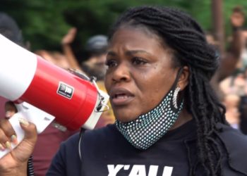 El fiscal del condado derrotó a un segundo miembro del 'Escuadrón' en las primarias demócratas de Missouri