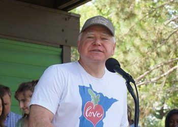 El historial educativo radical de Tim Walz