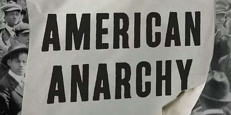 'American Anarchy' explora la lucha entre los radicales y el Estado