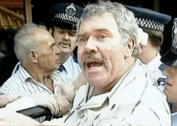 El comensal del 'Manifiesto de la democracia' que aparecía en el vídeo viral de una 'suculenta comida china' ha muerto