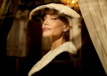 La película biográfica de Pablo Larraín sobre María Callas, protagonizada por Angelina Jolie, es 'demasiado adoradora y reverencial'