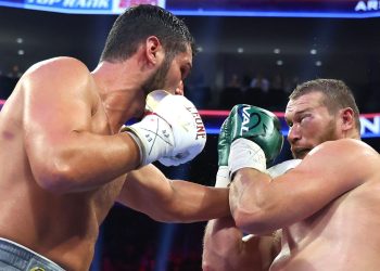 Guido Vianello vence a Arslanbek Mahkmudov mientras Christian Mbilli domina a Sergiy Derevyanchenko | Noticias de Boxeo