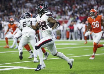 Los RB de los Texans Joe Mixon (tobillo) y Dameon Pierce (tendón de la corva) no participan en la práctica