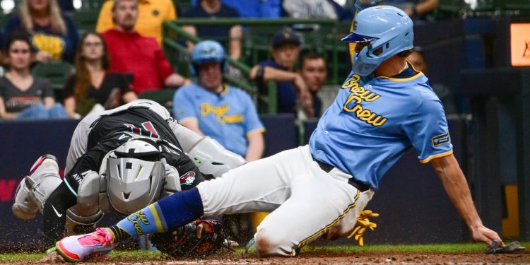 Willy Adames busca sumar a una temporada histórica mientras los Cerveceros se enfrentan a los Piratas