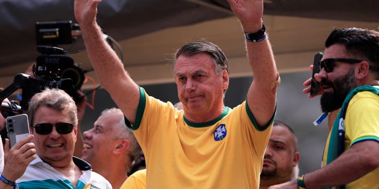 El expresidente brasileño Bolsonaro encabeza manifestación por la libertad de expresión en Sao Paulo | Jair Bolsonaro News