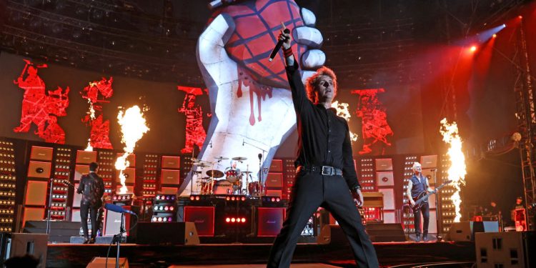 YouTube bloquea vídeos de Adele, Green Day, Bob Dylan y otros en disputa con SESAC