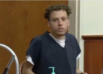 Condenan a un hombre que se hizo pasar por un estudiante de secundaria para abusar de menores y probablemente pasará el resto de su vida tras las rejas | The Gateway Pundit