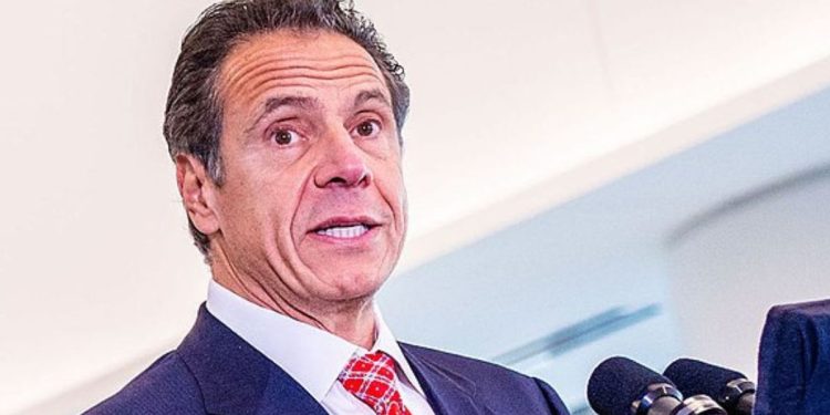 El exgobernador de Nueva York, Andrew Cuomo, interrogado por las muertes en residencias de ancianos por COVID-19