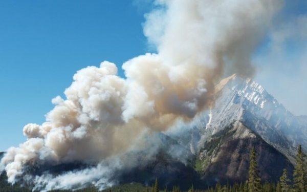 El turismo canadiense lucha contra el impacto de los incendios forestales en la imagen