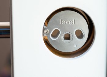 Assa Abloy compra Level Lock para reforzar su negocio de cerraduras inteligentes