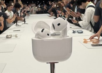 AirPods 4: la nueva cancelación activa de ruido hizo que 'Me Espresso' sonara como si se hubiera interpretado en una cafetería insonorizada