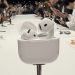 AirPods 4: la nueva cancelación activa de ruido hizo que 'Me Espresso' sonara como si se hubiera interpretado en una cafetería insonorizada