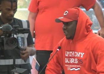 Los residentes de Springfield, Ohio, se enfadan en una reunión de la Comisión de la ciudad mientras los inmigrantes haitianos se desatan, dan vuelta coches, decapitan patos en los parques y se los comen (VÍDEO) | The Gateway Pundit