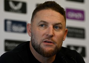 El entrenador de Inglaterra, Brendon McCullum, respalda al capitán Jos Buttler mientras planea la 'regeneración' del equipo de pelota blanca | Noticias de Cricket