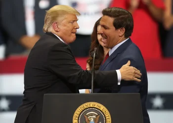 El gobernador Ron DeSantis llevará a cabo su propia investigación sobre el intento de asesinato del presidente Trump, con el objetivo de evitar un encubrimiento federal | The Gateway Pundit