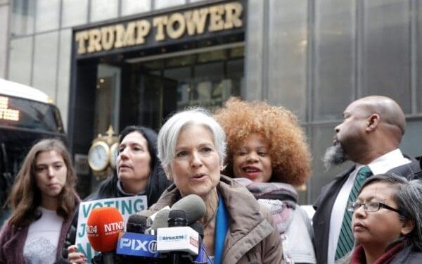 Kamala Harris deja caer el martillo sobre Jill Stein