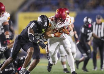 El No. 11 Iowa State se aleja en el cuarto lugar para vencer a West Virginia