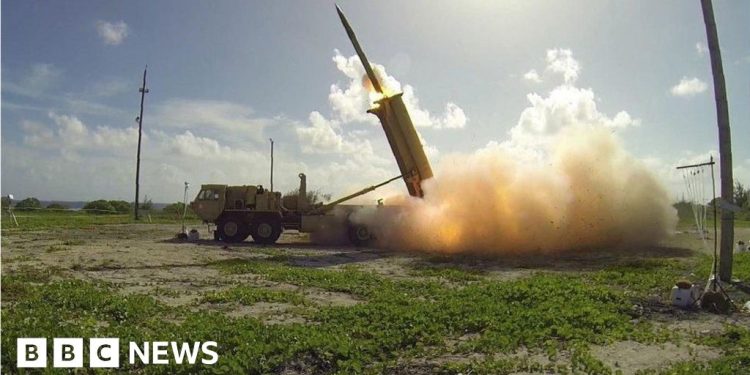 ¿Por qué Estados Unidos le está dando a Israel un poderoso sistema antimisiles?