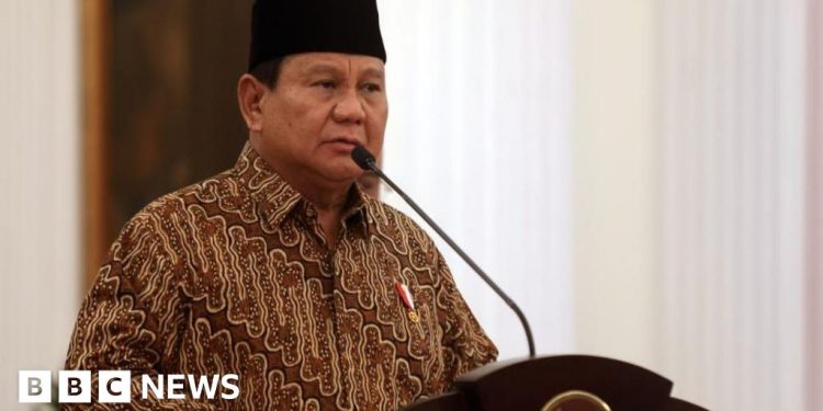 Prabowo asume el cargo con el gabinete más grande desde los años 60