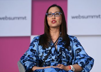 El capital inicializado se reestructura y deja ir a varios socios