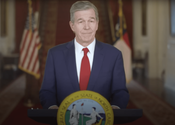 El gobernador demócrata de Carolina del Norte, Roy Cooper, aún no ha desplegado 1.000 tropas aprobadas para ayudar en la recuperación del huracán Helene: INFORME | El experto en puerta de enlace