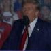Trump celebra su evento más extraño hasta el momento en su regreso a Butler