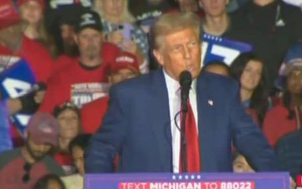 Trump se derrite en Michigan por el mitin de Beyonce con Kamala Harris