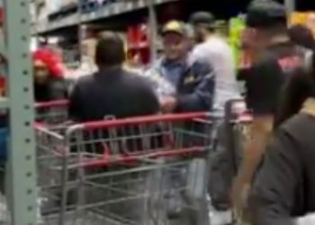 Videos virales que alegan compras de pánico en Costco surgen durante la tormenta perfecta del huracán Helene y la huelga portuaria