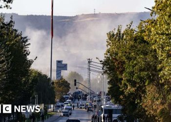 Al menos tres muertos en un atentado terrorista contra una empresa de aviación turca