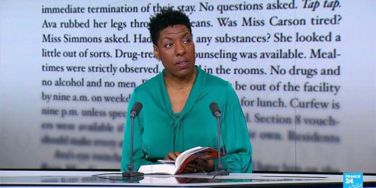 La autora estadounidense Ayana Mathis pone a sus personajes en terreno inestable en 'The Unsettled'